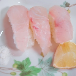 塩とレモンでいただく 鯛のにぎり寿司